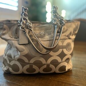 Vintage Coach Early 2000’s Clean/Perfect Interior